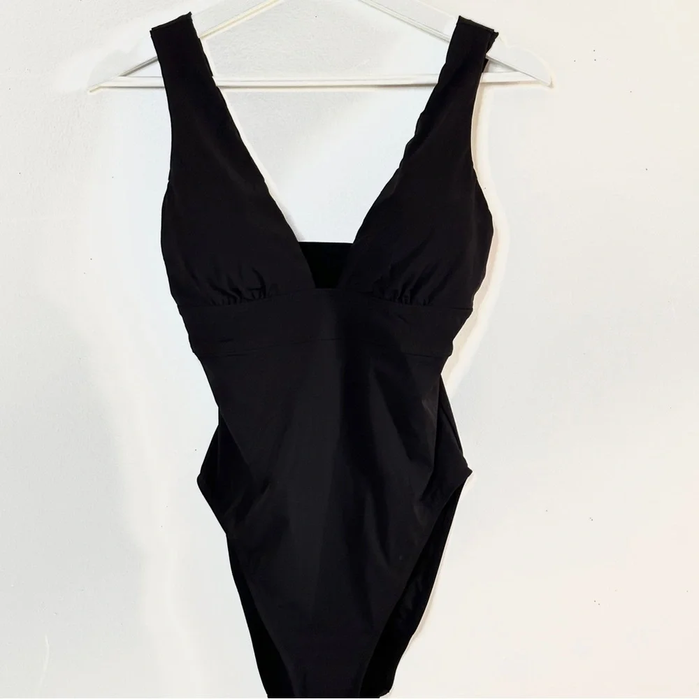 Lauren Ralph Lauren Beach Club Solids Black One Piece 4 /XS - Picture 4 of 10